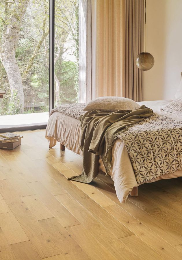 Photo d'ambiance avec parquet Chêne Authentique Miel, Diva 139